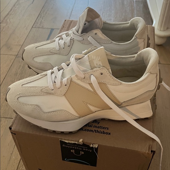 New Balance Cream Casual Sneakers - Picture 3 of 11